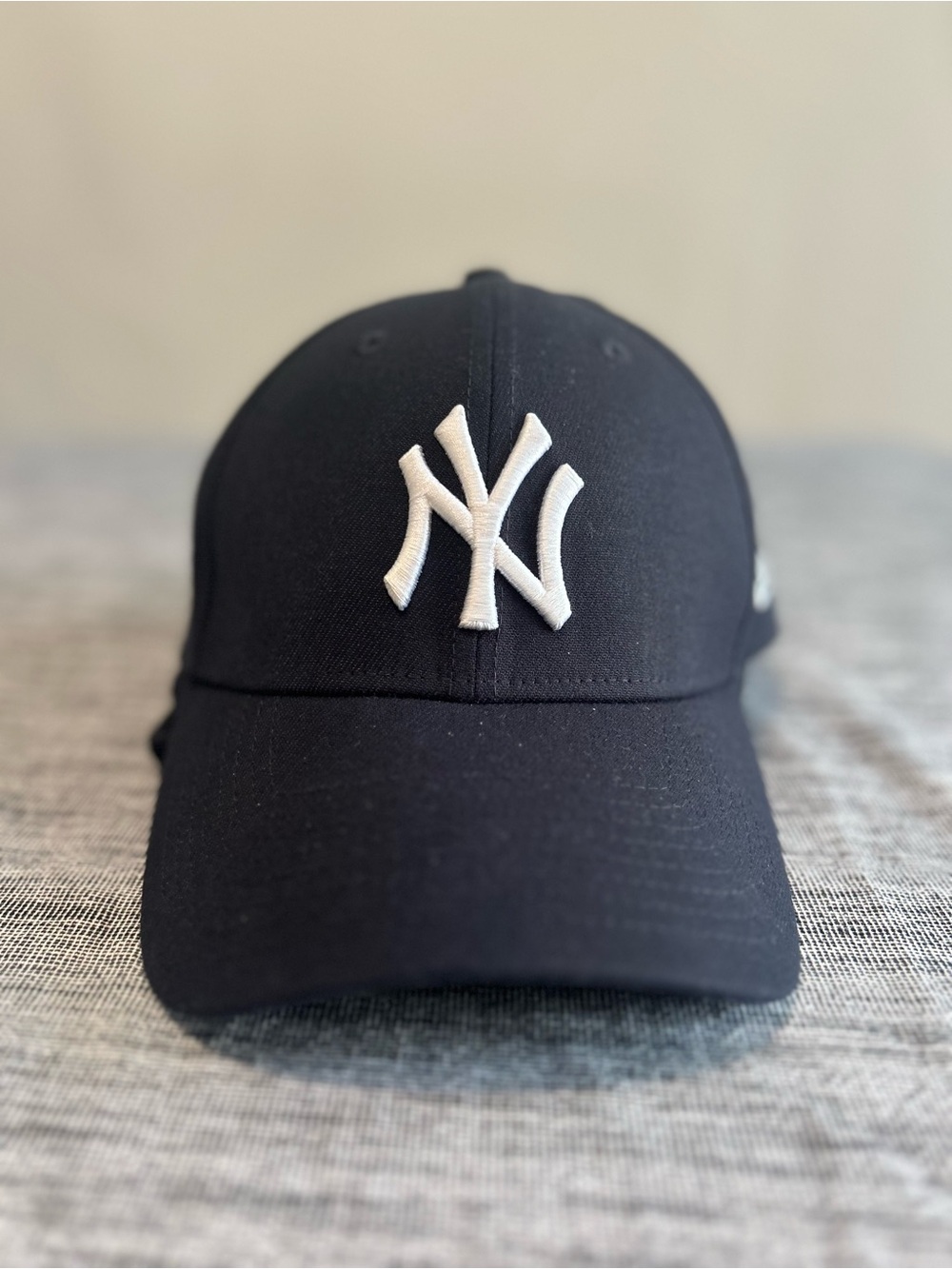 New York Yankees Hat Cap Fitted Medium-Large Blue MLB Baseball 39THIRTY New Era